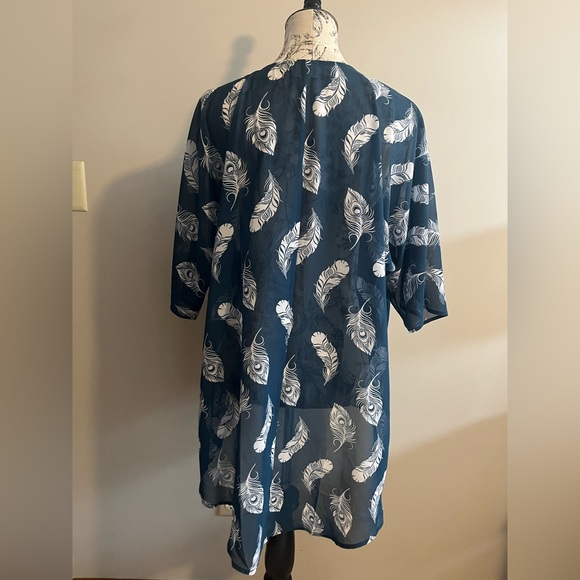 LuLaRoe teak white leaf pattern shear Shirley cover cardigan size small - Picture 6 of 7